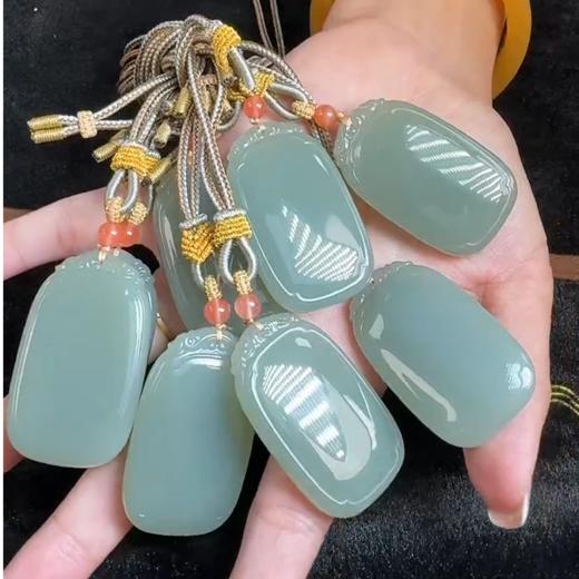 玉美人菲菲*HZ-和田玉无事牌吊坠约50*30mm-多样性发一 商品图0