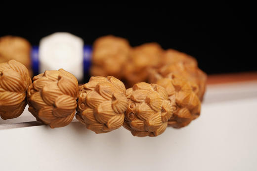 老山檀手工雕刻莲花 商品图14