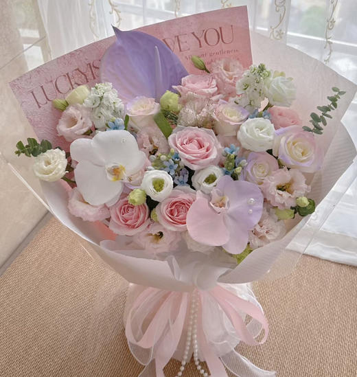 【清雅女神】粉色系，5朵粉雪山玫瑰➕5朵人鱼姬玫瑰➕12朵洋桔梗➕2朵蝴蝶兰➕1支紫色掌➕3支蓝星花➕2支紫罗兰，精美雅致花束 商品图0