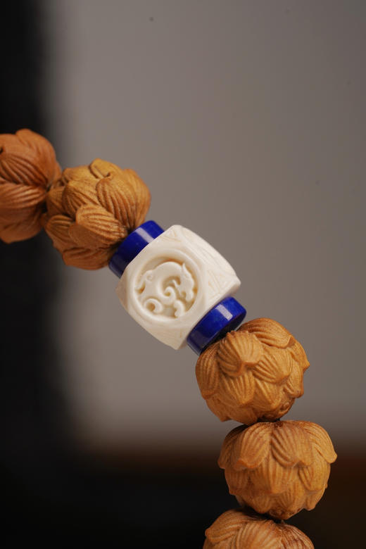 老山檀手工雕刻莲花 商品图11