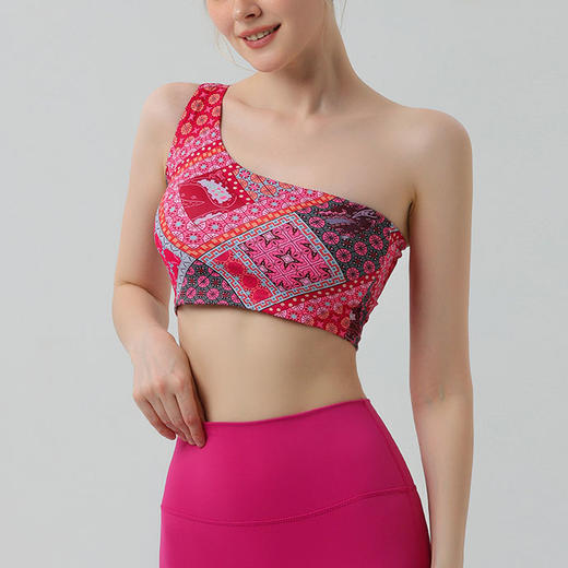 【126元任选2件】跃牌【漫西】系列 斜肩聚拢短背心瑜伽服女带胸垫运动文胸健身内衣Y225 商品图0