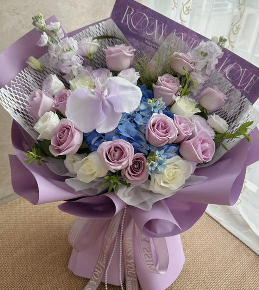 【蓝润心田】时尚大气花束 商品图0