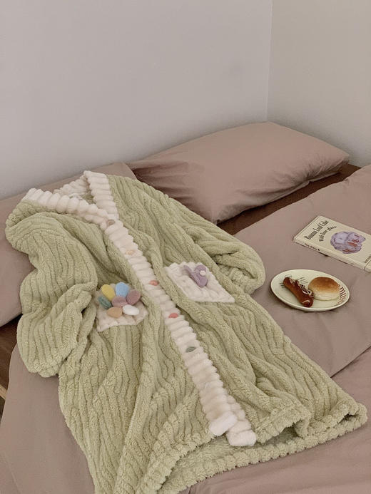 【家居百货】💖爱惨了！好乖！好甜！请全世界为我的睡衣疯狂!【彩虹居家睡袍】行走小暖炉🔥双面珊瑚绒面料 亲肤柔软细腻 精致又好看 不买套这天理难容!超级柔软超级温暖的睡衣🎂🍧🍡🧁🍦 商品图3