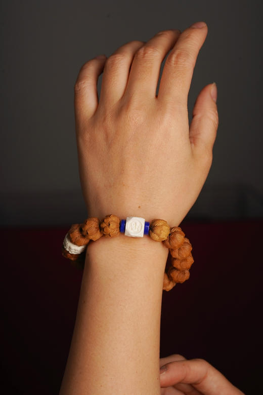 老山檀手工雕刻莲花 商品图4