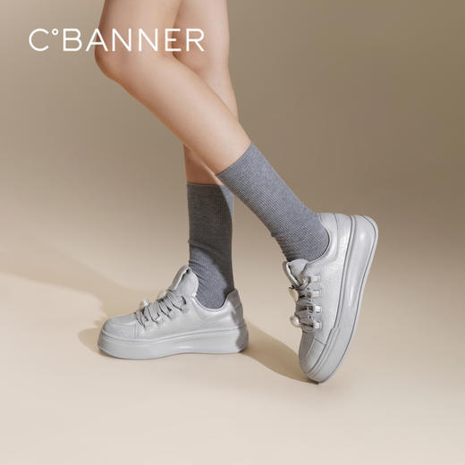 千百度厚底小白鞋女秋季休闲板鞋增高透气舒适时尚运动鞋A24476001 商品图0