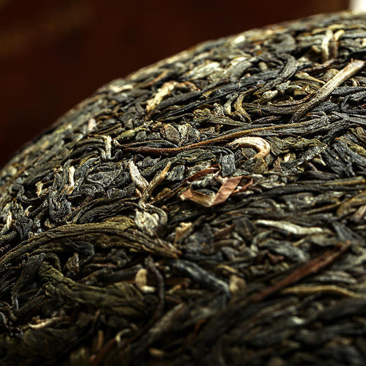 【积分兑换】古寨春镇店宝物【金瓜贡茶那罕】2023年头春那罕贡茶片区核心古树原料非遗传承人王天亲制普洱茶生茶2500g/团 商品图6