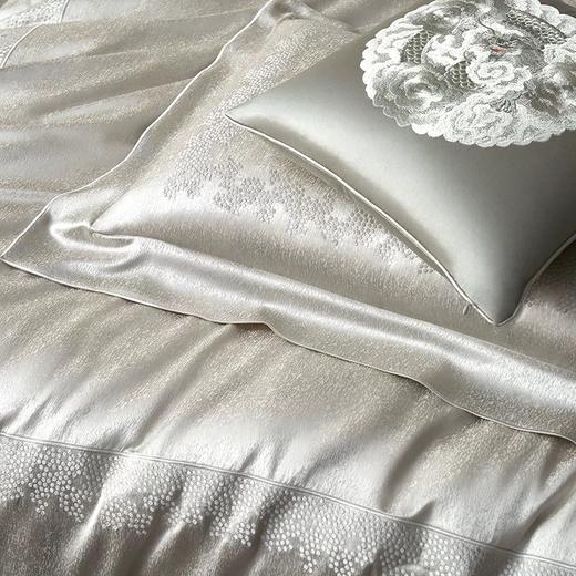 whinny/惠谊现代新中式滑爽真丝丝绵绣花四件套 春庭月午 商品图4