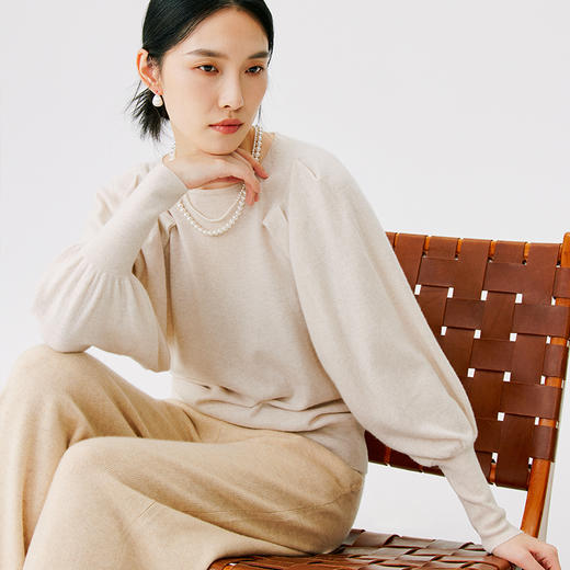 东黎 • 小山羊绒女士秋冬圆领宽松泡泡袖套衫 4761 商品图5