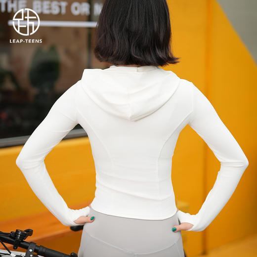 跃牌【瑜堂系列】春秋连帽瑜伽外套女修身显瘦防风跑步骑行运动健身外套JYMW043 商品图4