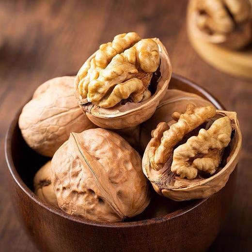 花多力新疆纸皮核桃250g*4袋 | 人工挑选、不做深加工、不漂白、自然晾晒、保留核桃原本的香味 商品图2