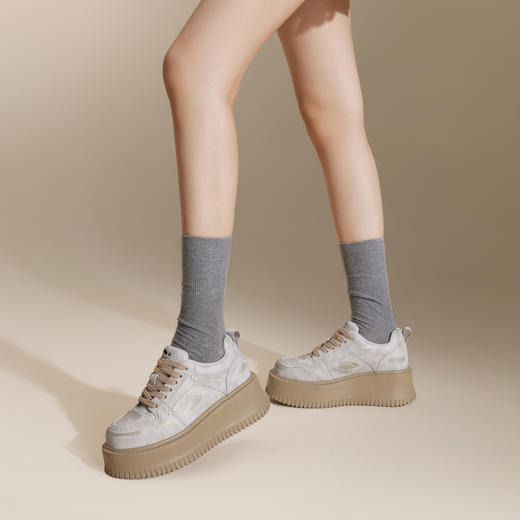 千百度厚底饼干鞋女款秋季增高板鞋女时尚休闲鞋运动鞋A24472631 商品图1