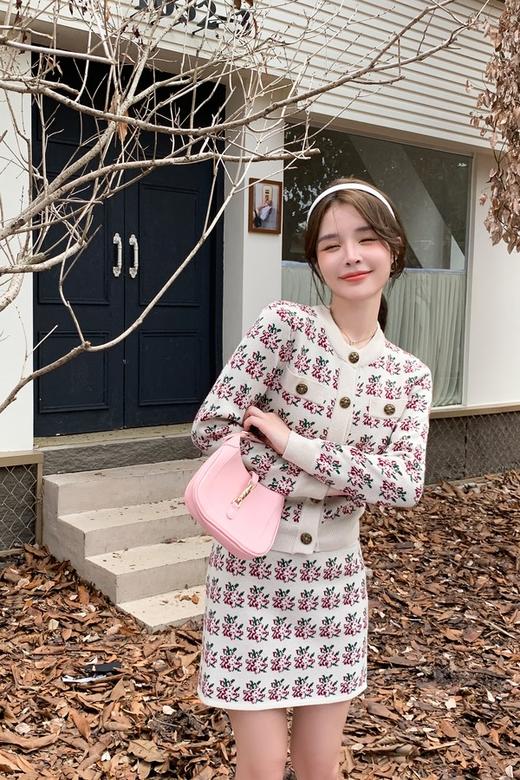 amadella 甜美款花朵图案开衫半裙针织套装 17303 商品图4