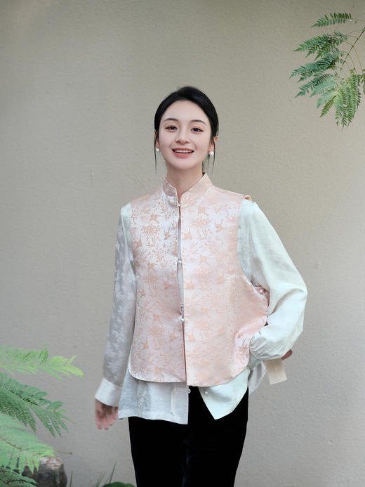 盛唐牡丹| 荷花白喜鹊纹花蕾缎马甲 商品图3