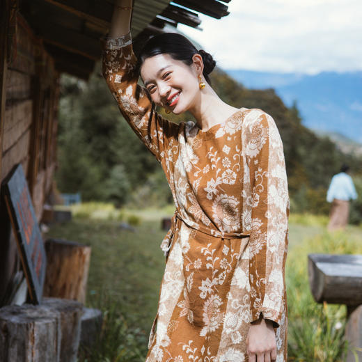 绽放旅行女装793朵/秋冬*加厚棉天丝民族风提花圆领长袖连衣裙 商品图1