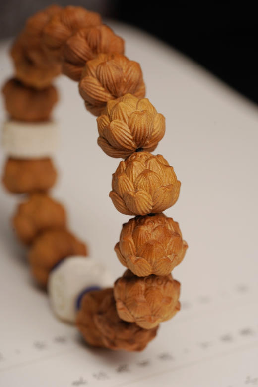 老山檀手工雕刻莲花 商品图13