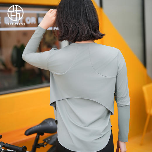 跃牌【瑜堂系列】新款冰丝瑜伽罩衫圆领宽松透气百搭运动长袖t恤JYFC012 商品图5