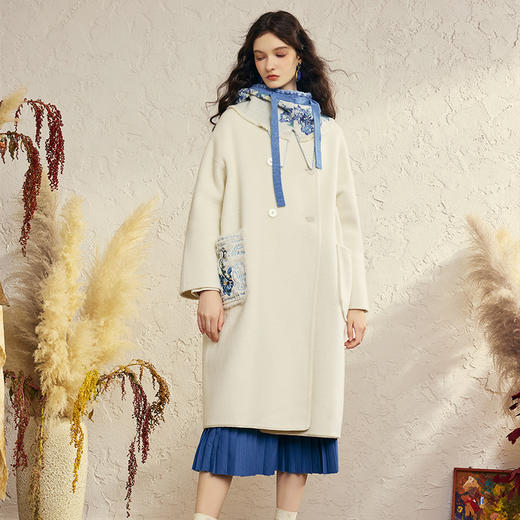 【暖冬内购】两三事梵高文艺弥香温存2024冬季新款绣花口袋可拆帽子毛呢外套女 商品图1