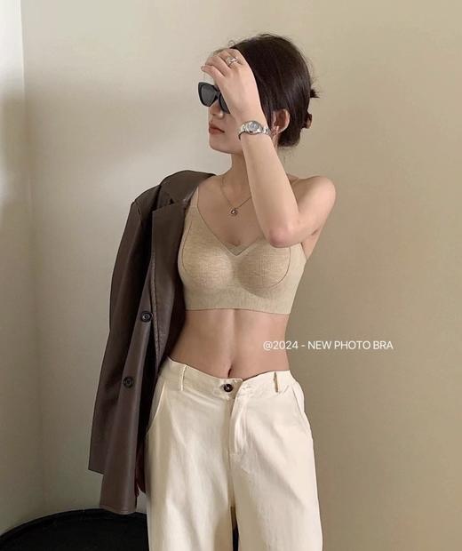 老米优品🎈7天。Ins风《双面磨毛暖绒条纹肌理bra》聚拢！！温暖，柔软，无痕，防下垂！！NY241017A 商品图6