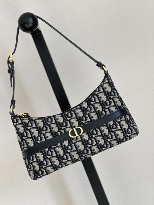 迪奥30Montaigne迷你单肩水饺包这款是二零二五早春成衣系列新品（CB） 商品图11