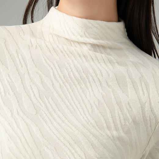 【高货xg】全新升级【铂金会员165/天猫219/差价54】(34905) 洛诗琳肌理感内搭打底衫女秋冬新款优雅显瘦暗纹提花上衣 商品图3