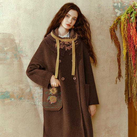 【暖冬内购】两三事梵高文艺弥香温存2024冬季新款绣花口袋可拆帽子毛呢外套女 商品图2