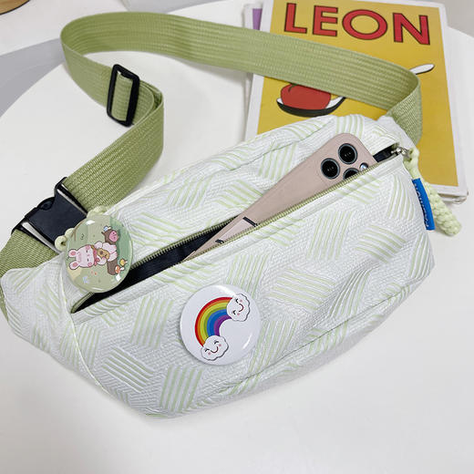 「高颜值！送徽章挂件」简约休闲ins风包包女小清新森系斜挎包运动胸包小众学生腰包箱包 商品图1