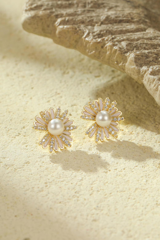 🎈秋冬新款【MointPhoice七里香耳饰】🔥明艳大气！♥️连戴5天不撞款❗ 🌈一盒5对只要69💰 品牌直发🌷每一款都很百搭❗不挑脸型和🍀发型！ 商品图1