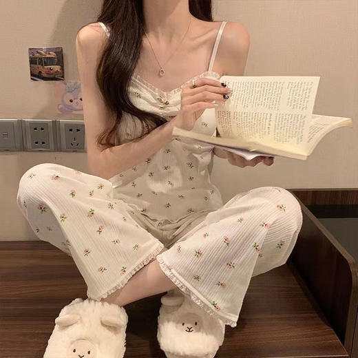 【温柔白月光，碎花吊带三件套】新款长袖睡衣女春秋款季，不挑身材亲肤舒适，仿棉纯欲风性感碎花带胸垫三件套装QQ 商品图3