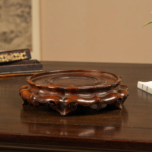 清 红木整挖云纹足菱口器座 商品图3
