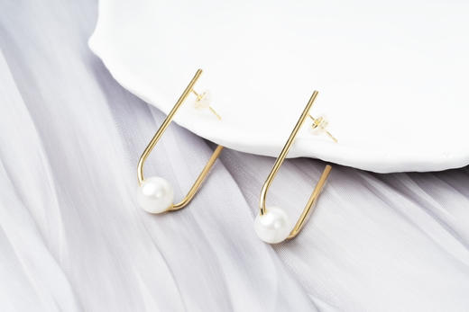 「快乐胶囊」Akoya珍珠18k金耳环 商品图0