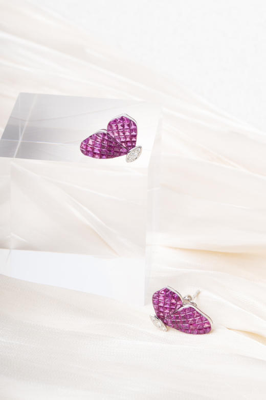 「蝶」红宝石钻石隐形镶嵌耳钉 商品图1