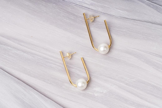 「快乐胶囊」Akoya珍珠18k金耳环 商品图1