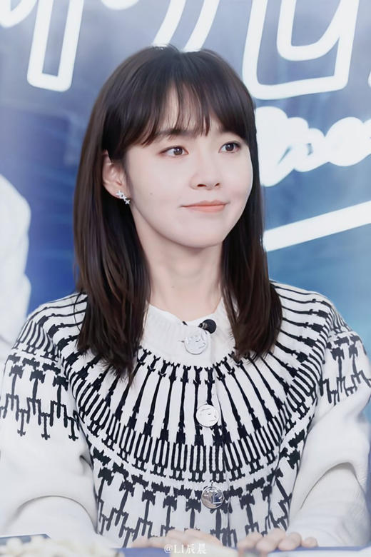 北欧风费尔岛毛衣 明星路演同款 轻盈舒适 进口羊毛面料 云朵般的触感 略带线条感的廓形 不臃肿不拖沓 商品图5