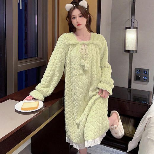 【每一寸肌肤都被温柔对待】秋冬季大码珊瑚绒睡裙睡衣，宽松舒适版型 不挑身形穿着随性惬意，加厚甜美ins公主风胖mm250斤家居服QQ 商品图8