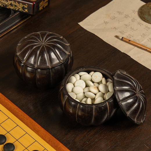 清中期 紫檀木雕瓜棱形围棋罐（一对） 商品图2