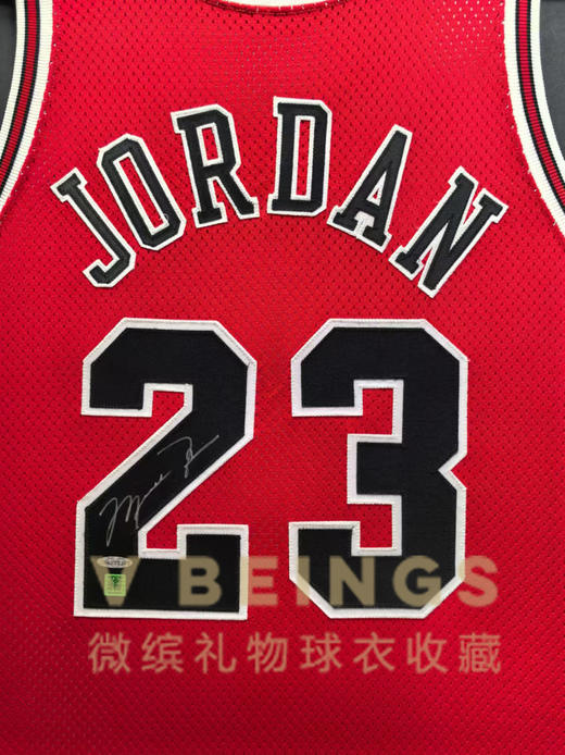 收藏系列 乔丹 公牛队23号红色 92/93赛季 亲笔签名球衣 AAD22385 商品图2