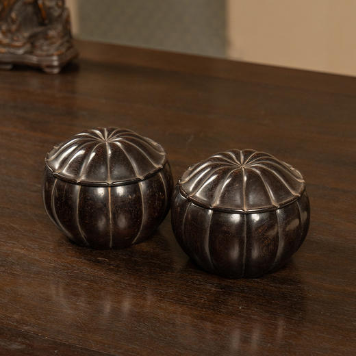 清中期 紫檀木雕瓜棱形围棋罐（一对） 商品图4