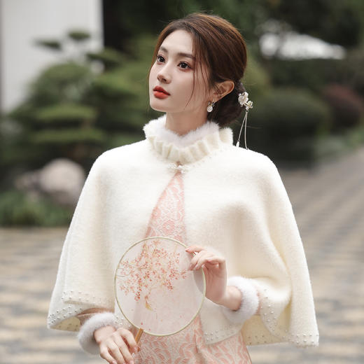 2024秋冬新款米色坎肩斗篷气质仿水貂亲肤年轻款百搭减龄披肩MLS121 商品图0