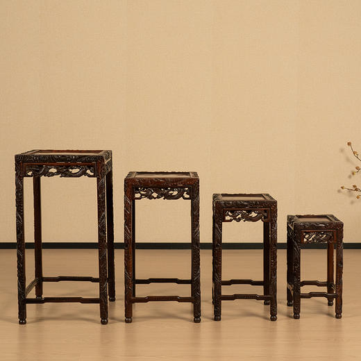清 红木满工龙纹套几（一套四只） 商品图0