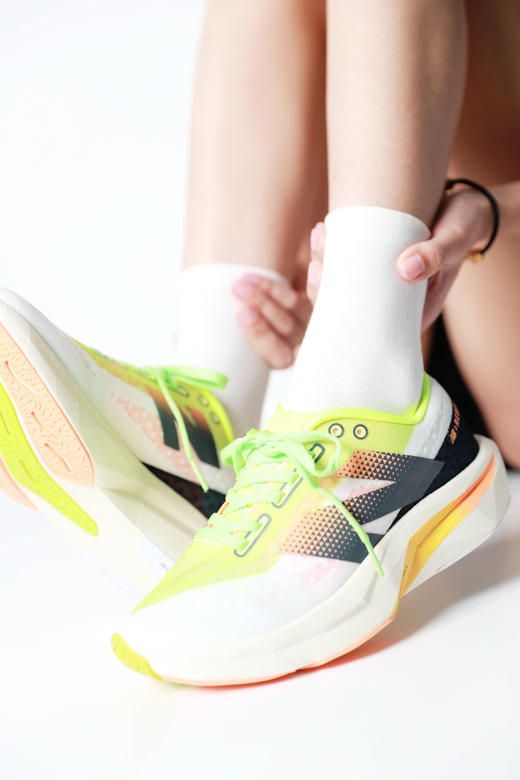 心动了的，显高显身材。复古专业缓震轻量竞速徒步跑步鞋A101880 商品图8