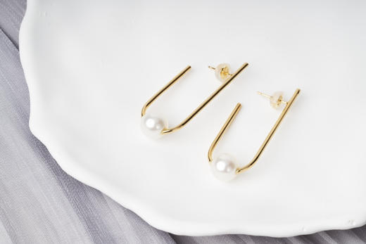 「快乐胶囊」Akoya珍珠18k金耳环 商品图3