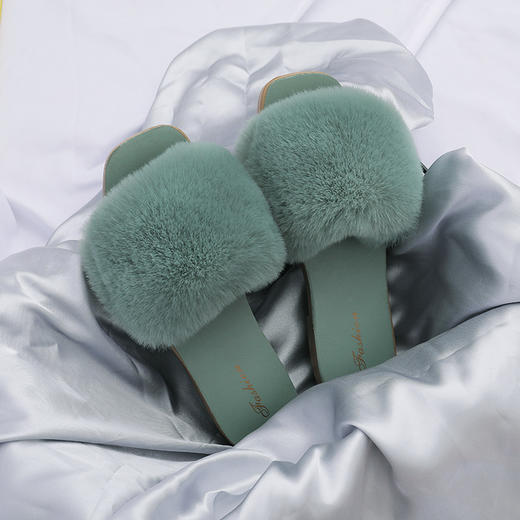 【简约而不简单，时尚派毛绒拖鞋】秋冬保暖一整天时尚毛毛拖鞋，舒适通气柔软保暖，蓬松绒毛时髦保暖，ins纯色室内外穿毛拖鞋女QQ 商品图2