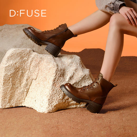 D:FUSE迪芙斯冬季新款轻量短靴复古蜡感牛皮时装靴厚底粗跟马丁靴DF44116416 商品图0