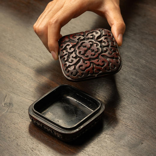 清 剔犀云纹香盒 商品图2