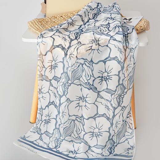 “青云染”青花瓷印花长巾 商品图1