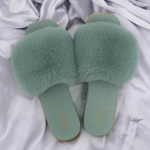 【简约而不简单，时尚派毛绒拖鞋】秋冬保暖一整天时尚毛毛拖鞋，舒适通气柔软保暖，蓬松绒毛时髦保暖，ins纯色室内外穿毛拖鞋女QQ 商品图4