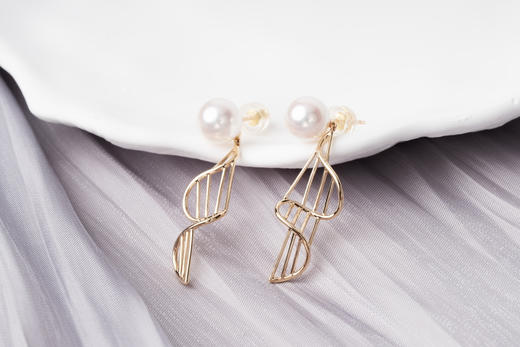 「音乐」 Akoya珍珠14k金耳环 商品图0