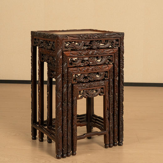 清 红木满工龙纹套几（一套四只） 商品图1