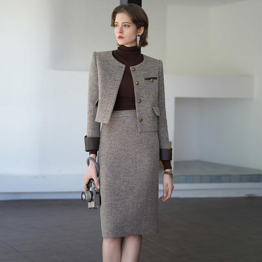 IWY /长袖粗花呢拼皮时尚正装小香风职业套装新款半裙通勤上班修身两件套CS2053 商品图1