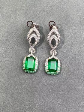 沃顿无油祖母绿耳环